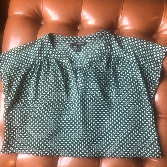 Like New! Banana Republic Print Dolman Top SP - Picture 2 of 16